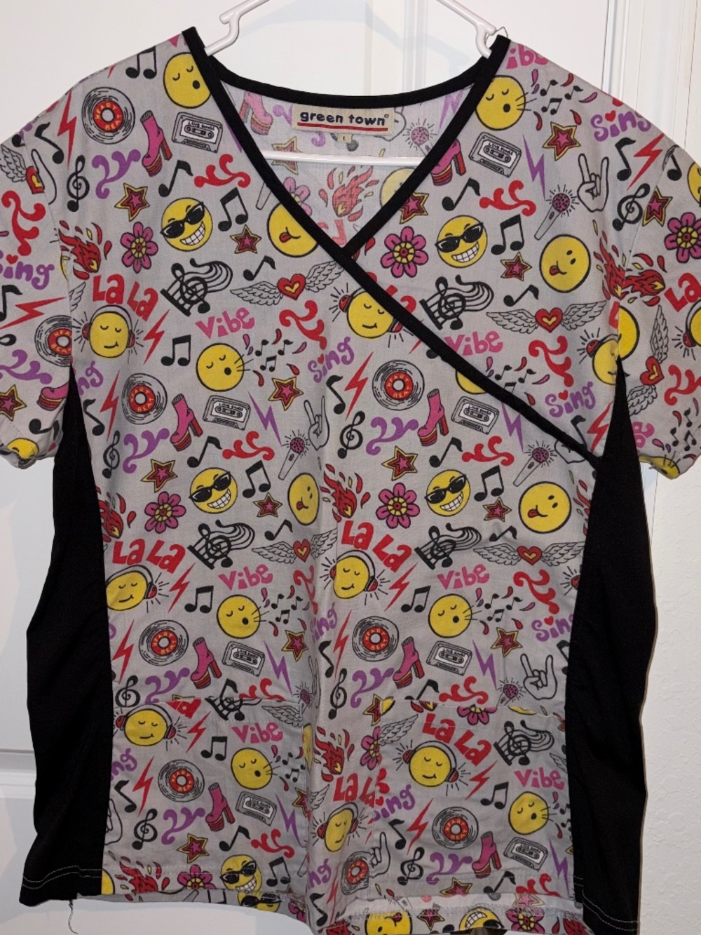 Green Town Scrub Top  With Emoji Pattern with Pockets size Medium